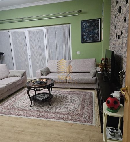 Tirane, jepet me qera apartament 3+1+Ballkon Kati 3, 138 m² 500 € (Rruga Fuat Toptani)