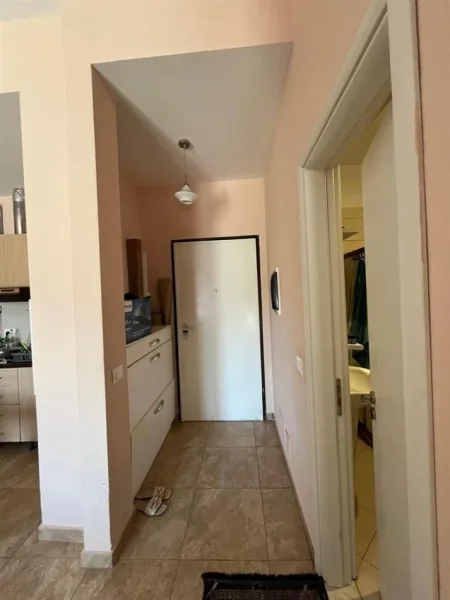 Tirane, jepet me qera apartament 2+1+Ballkon Kati 2, 85 m² 500 € (KODRA E DIELLIT)