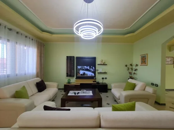 Tirane, jepet me qera apartament 2+1 Kati 2, 144 m² 550 € 