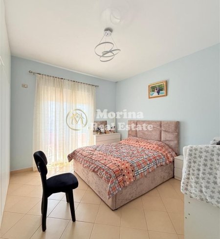 Tirane, jepet me qera shtepi 2+1 Kati 1, 100 m² 450 € (Rruga E Elbasanit, Sauk )