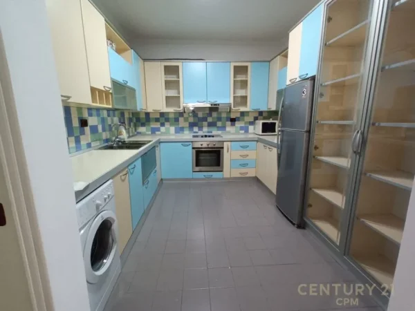 Tirane, shitet apartament 2+1 Kati 2, 110 m² 240.000 €