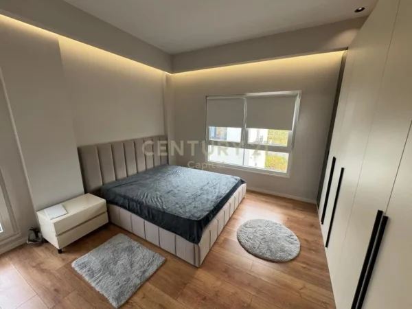 Tirane, jepet me qera Vile 3 Katshe Kati 3, 308 m² 3.500 €