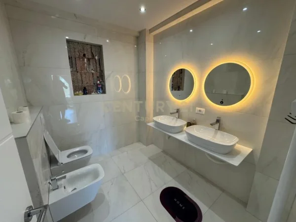 Tirane, jepet me qera Vile 3 Katshe Kati 3, 308 m² 3.500 €