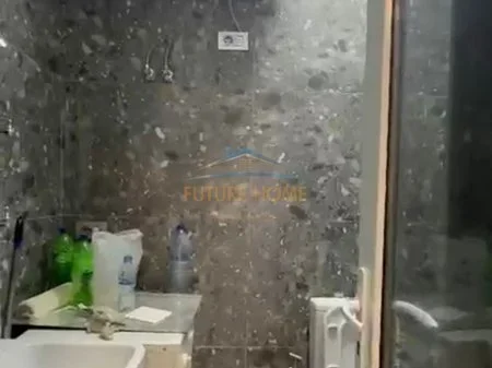 Tirane, shitet apartament 1+1 Kati 3, 50 m² 105.000 € (Xhamlliku, Rruga Arkitekt Sinani)