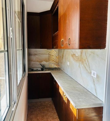 Tirane, jepet me qera apartament 2+1+Ballkon Kati 5, 100 m² 600 € (Rruga Ferit Xhajko)