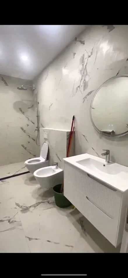Tirane, jepet me qera apartament 2+1+Ballkon Kati 3, 150 m² 1.200 € (Vet Hospital)