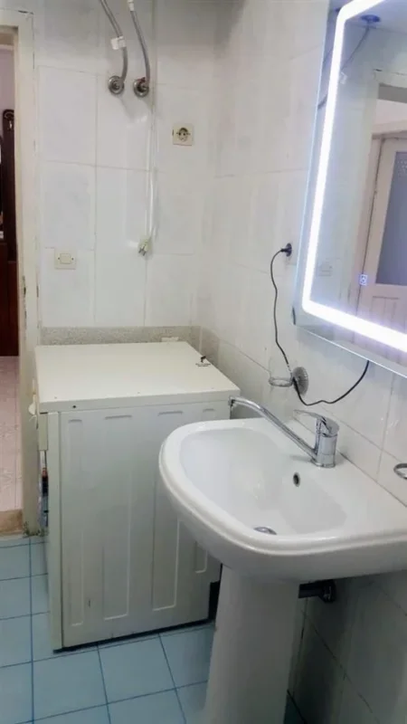 Tirane, shitet apartament 2+1 Kati 4, 65 m² 123.000 € (BURGU I GRAVE)