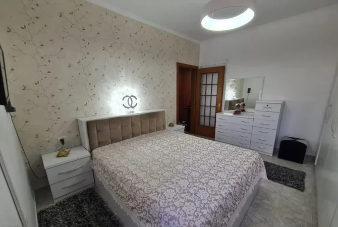 Tirane, jepet me qera apartament 1+1+Ballkon Kati 5, 70 m² 550 € (KONGRESI MANASTIRIT)