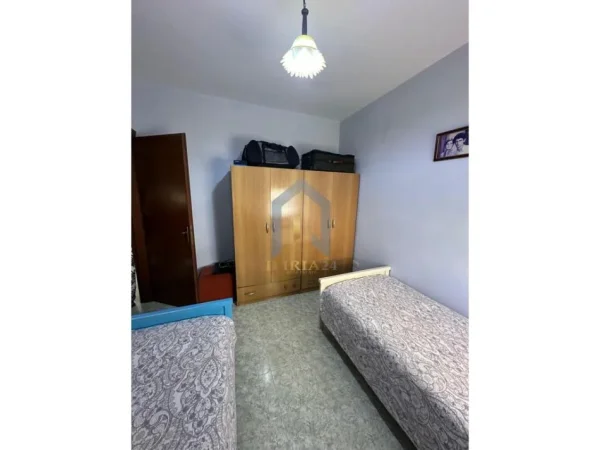 Tirane, jap me qera apartament 2+1+Ballkon Kati 4, 120 m² 550 € (Ish Fusha e Aviacionit)