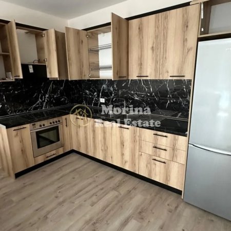 Tirane, jepet me qera apartament 2+1+Ballkon Kati 2, 96 m² 600 € (Rruga 5 Maj)
