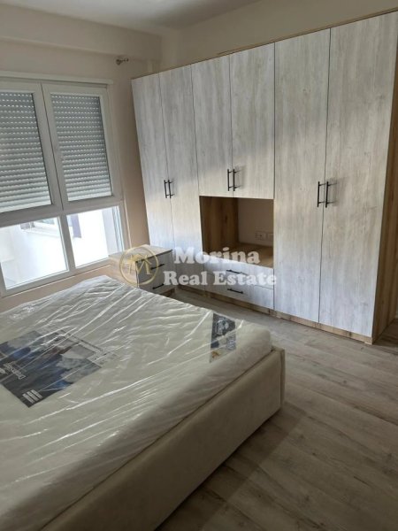 Tirane, jepet me qera apartament 2+1+Ballkon Kati 2, 96 m² 600 € (Rruga 5 Maj)