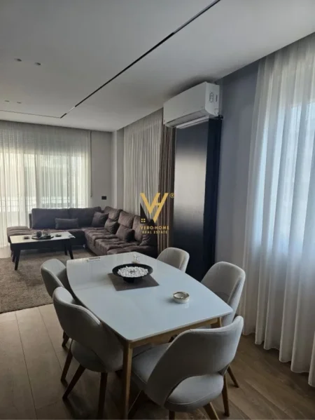 Tirane, jepet me qera apartament 2+1+Ballkon Kati 5, 100 m² 700 € (ASTIR)