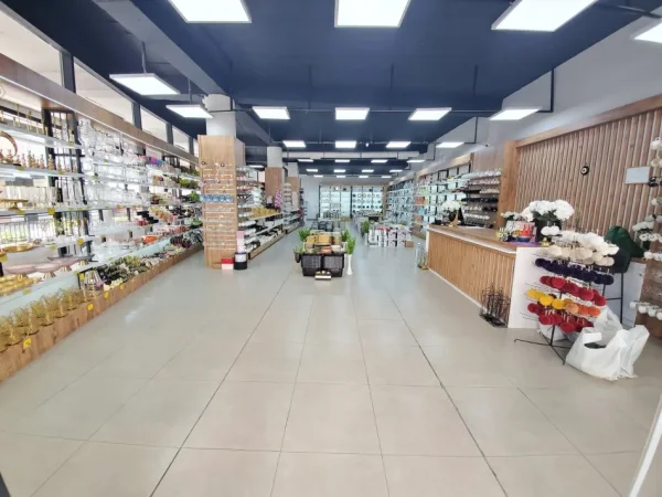 Tirane, shitet ambjent biznesi Kati 0, 413 m² 1.652.000 € (KRISTAL CENTER)