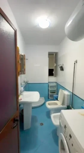 Tirane, jepet me qera apartament 2+1 Kati 2, 100 m² 650 € (Rruga e durresit)