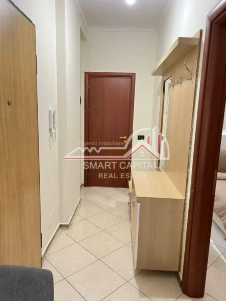 Vlore, jepet me qera apartament 1+1 Kati 6, 74 m² 300 € (Rruga Zenel Murra)