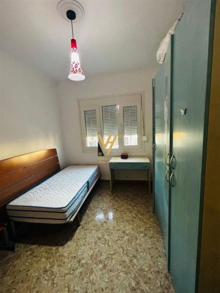 Tirane, jepet me qera apartament 2+1+Ballkon Kati 5, 85 m² 600 € (FERIT XHAJKO)