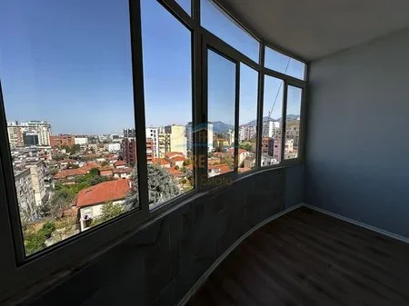 Tirane, shitet apartament 1+1 Kati 8, 59 m² 140.000 € (Rruga Fortuzi)