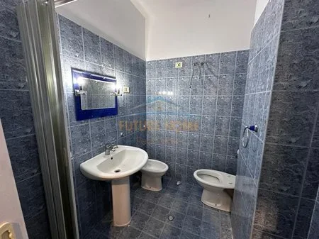 Tirane, shitet apartament 1+1 Kati 8, 59 m² 140.000 € (Rruga e Durresit)