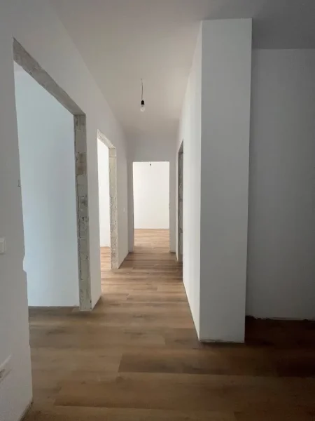 Tirane, shitet apartament 3+1+Ballkon Kati 3, 133 m² 133.200 € (Paskuqan)
