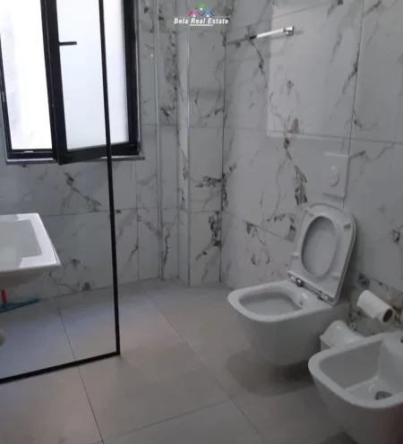 Tirane, jepet me qera apartament 1+1 Kati 1, 80 m² 500 € (prane TEG)