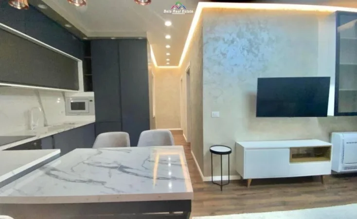 Tirane, jepet me qera apartament 2+1+Ballkon Kati 7, 94 m² 820 € (FIORI DI BOSCO)