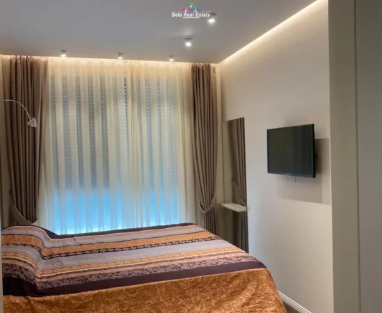 Tirane, jepet me qera apartament 2+1+Ballkon Kati 7, 94 m² 820 € (FIORI DI BOSCO)