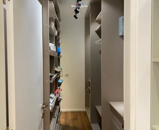 Tirane, jepet me qera apartament 2+1+Ballkon Kati 7, 94 m² 820 € (FIORI DI BOSCO)