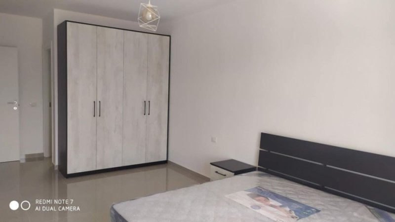 Tirane, jepet me qera apartament 2+1+Ballkon Kati 9, 92 m² 600 € (everest121610)