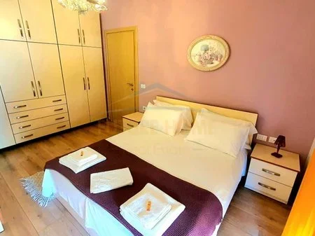 Tirane, jepet me qera apartament 1+1 Kati 2, 72 m² 700 € 