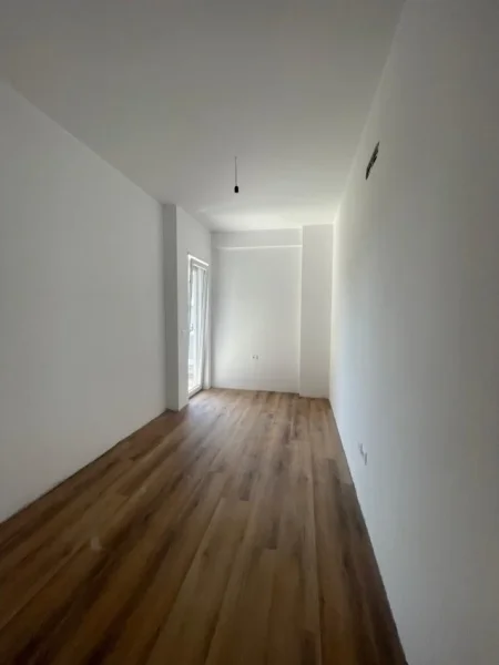 Tirane, shitet apartament 3+1+Aneks+Ballkon Kati 3, 134 m² 133.200 € (Paskuqan)