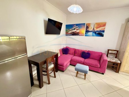 Tirane, jepet me qera apartament 1+1 Kati 4, 40 m² 460 € 