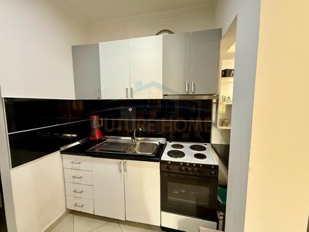 Tirane, jepet me qera apartament 1+1 Kati 4, 40 m² 460 € 