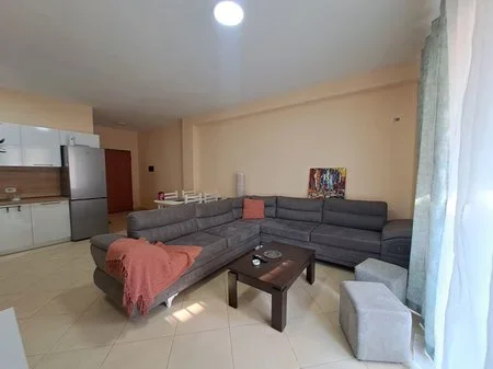 Tirane, jepet me qera apartament 2+1 Kati 4, 84 m² 550 € 