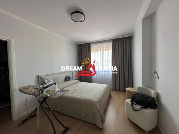 Tirane, jepet me qera apartament 3+1+Ballkon Kati 7, 160 m² 1.350 € (te Rruga e Durresit prane Colosseut)