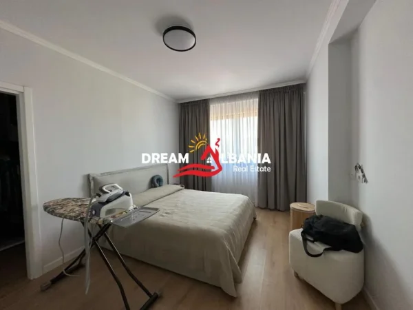Tirane, jepet me qera apartament 3+1+Ballkon Kati 7, 160 m² 1.350 € (te Rruga e Durresit prane Colosseut)