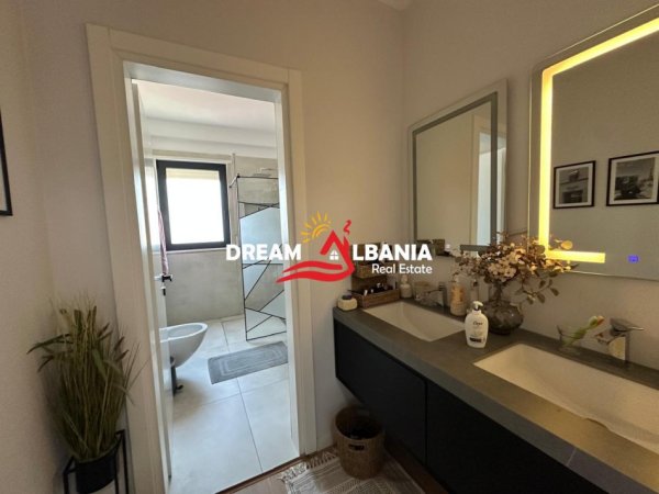 Tirane, jepet me qera apartament 3+1+Ballkon Kati 7, 160 m² 1.350 € (te Rruga e Durresit prane Colosseut)