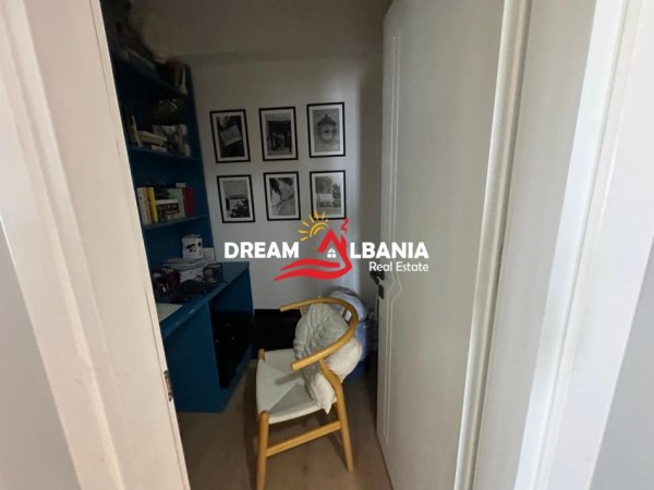 Tirane, jepet me qera apartament 3+1+Ballkon Kati 7, 160 m² 1.350 € (te Rruga e Durresit prane Colosseut)