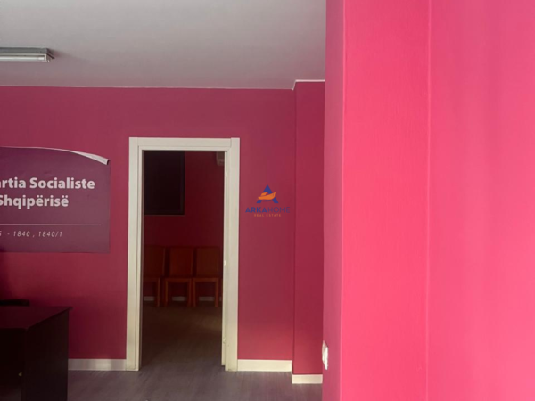 Tirane, jepet me qera ambjent biznesi Kati 0, 70 m² 750 € (Vasil Shanto)