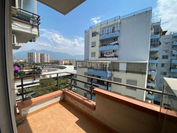 Tirane, shitet apartament 1+1 Kati 5, 81 m² 95.000 € 