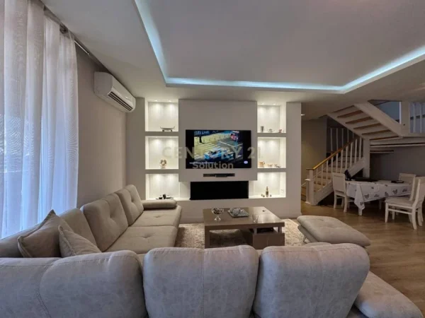 Tirane, jepet me qera apartament Kati 3, 205 m² 2.000 € (Liqeni i Thate)