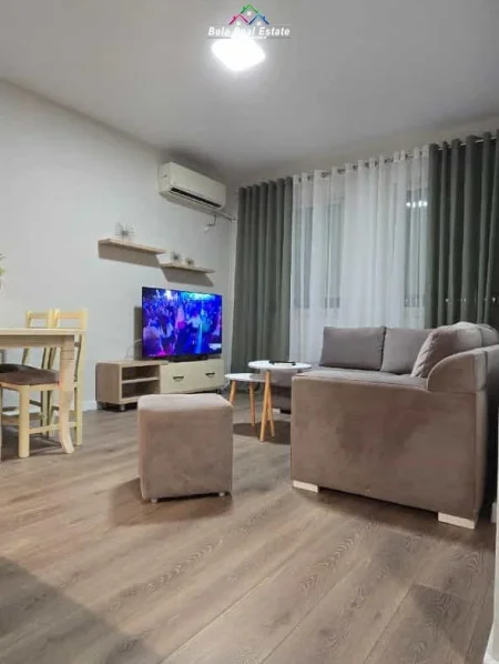 Tirane, jepet me qera apartament 1+1 Kati 2, 65 m² 600 € (prane gjimnazit Besnik Sykja)