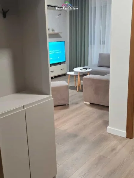 Tirane, jepet me qera apartament 1+1 Kati 2, 65 m² 600 € (prane gjimnazit Besnik Sykja)