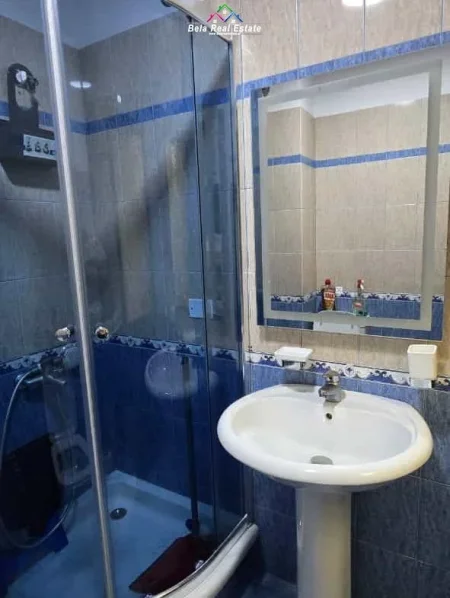 Tirane, jepet me qera apartament 1+1 Kati 2, 65 m² 600 € (prane gjimnazit Besnik Sykja)