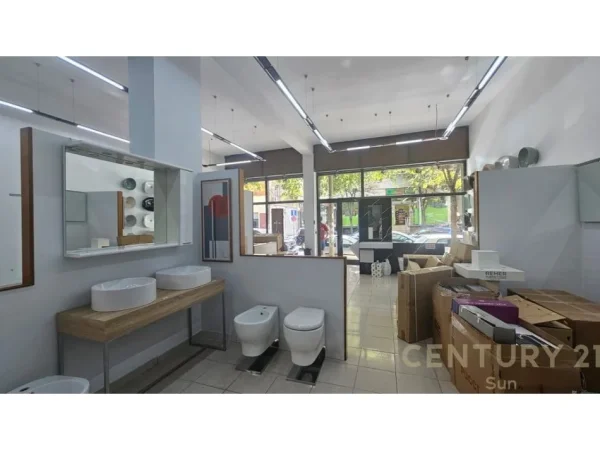 Tirane, shitet ambjent biznesi Kati 0, 150 m² 675.000 € (Rr. Fortuzi)