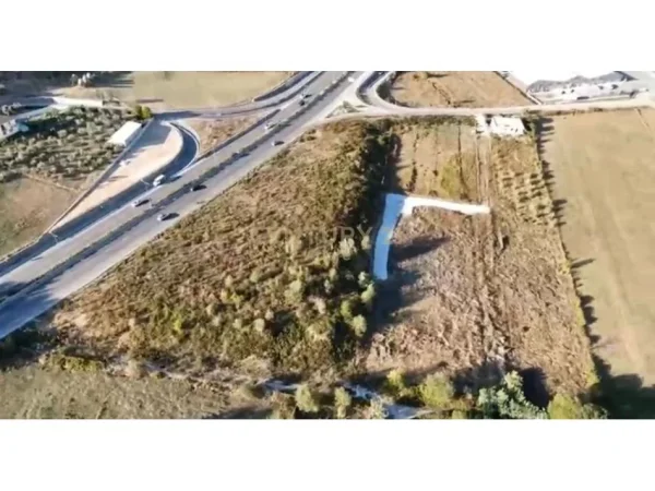 Tirane, shitet toke , 1.500 m² 330.000 € (Farke)