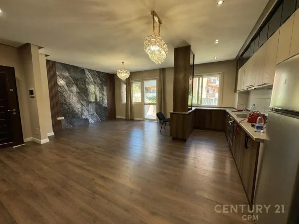 Tirane, jepet me qera apartament 2+1+Aneks+Ballkon Kati 2, 121 m² 600 € (Kopshti Botanik)