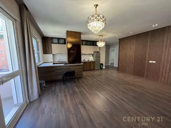 Tirane, jepet me qera apartament 2+1+Aneks+Ballkon Kati 2, 121 m² 600 € (Kopshti Botanik)