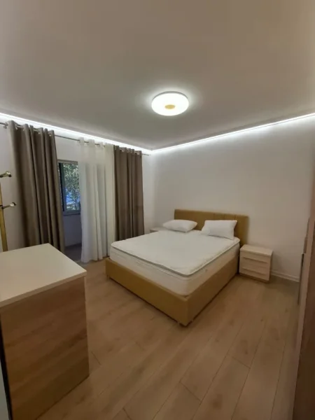Tirane, jepet me qera apartament 1+1+Ballkon Kati 3, 59 m² 550 € (Ferit Xhajko)
