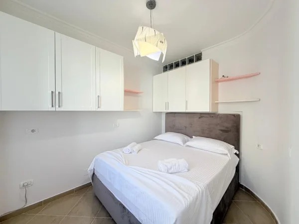 Tirane, jepet me qera 2+1 Kati 4, 800 € (Gjykata)