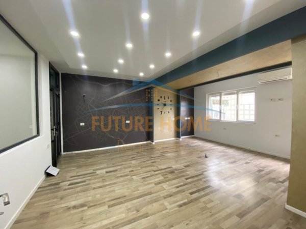 Qera, Ambient Biznesi, Sheshi Willson, Tiranë, 120 m² 1.400 €